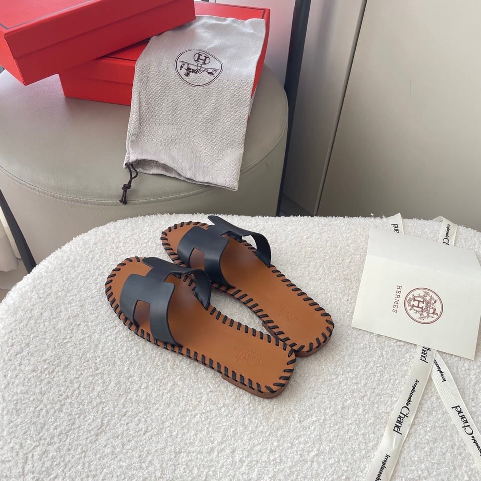 Herm?S Oran Sandals Stitching In Black And Brown view 8