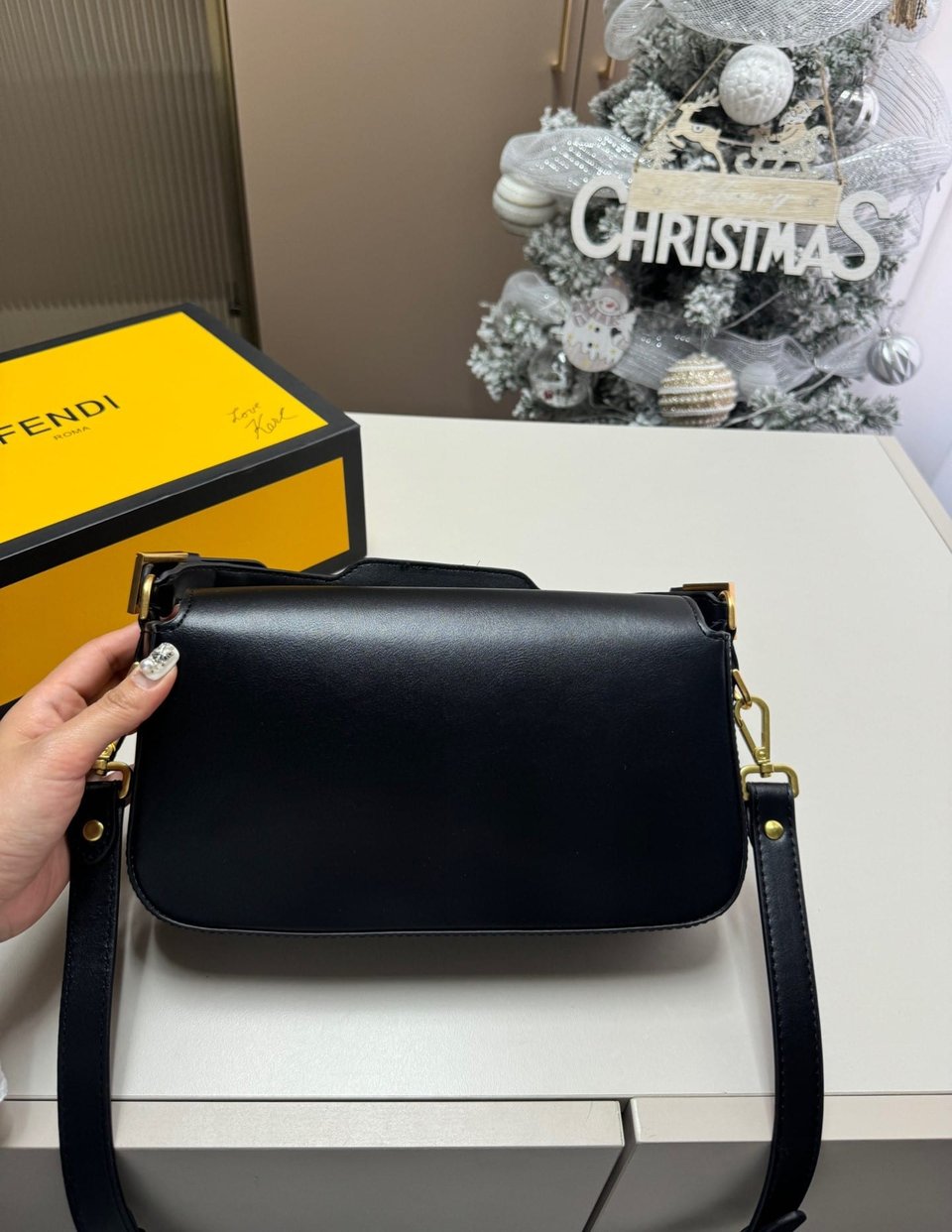 Fendi Baguette Bag Black Leather 25Cm/ 9.8 in view 9