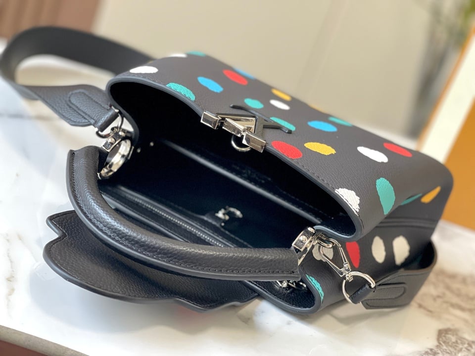 Louis Vuitton X Yayoi Kusama Capucines Black 27Cm M21663 view 4