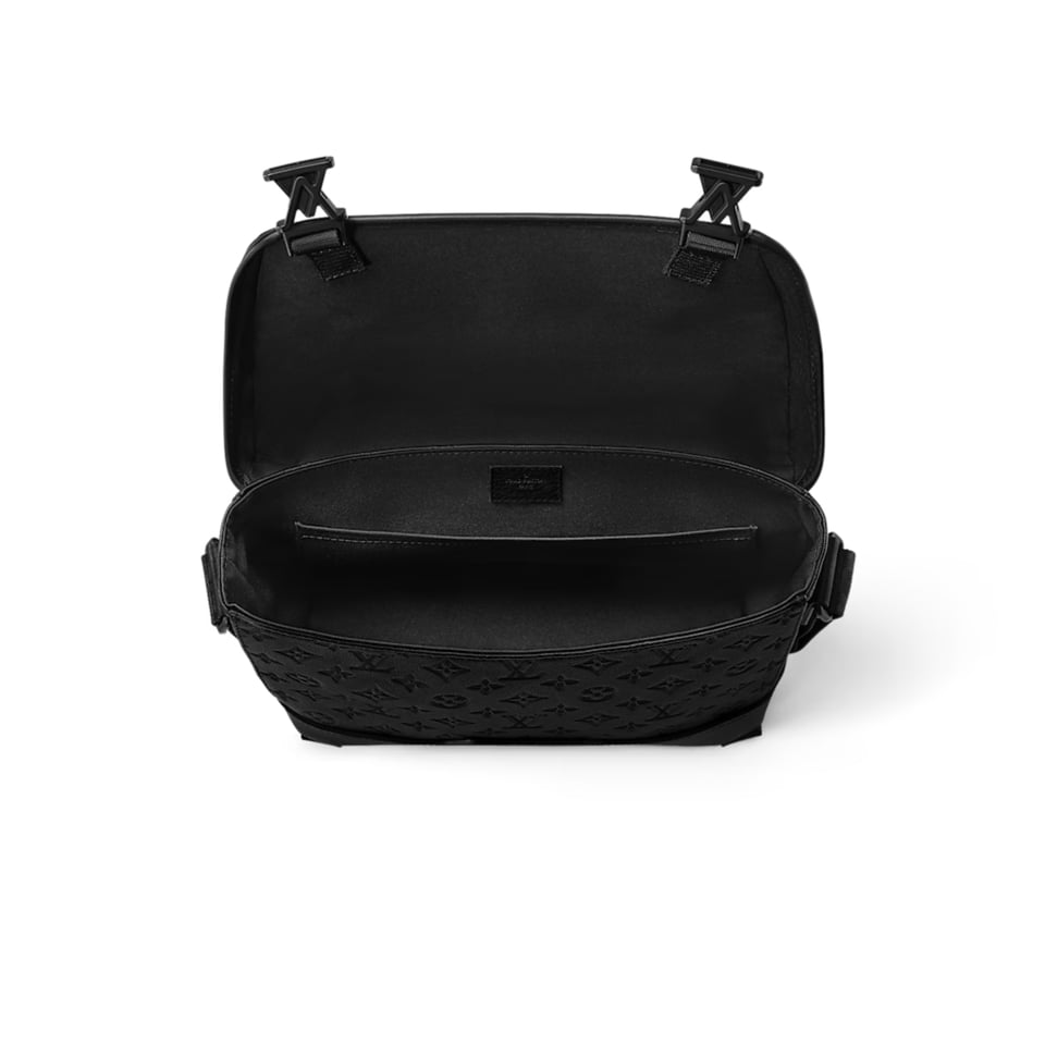 Louis Vuitton Messenger Voyager PM For Men 33cm M25121 view 4