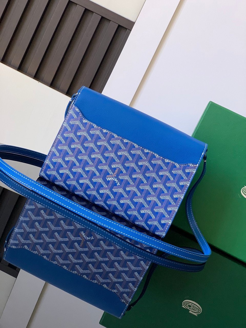 Goyard Chypre Wallet-Pouch 21 Cm Sapphire Blue Goyardine Canvas And Calfskin view 6
