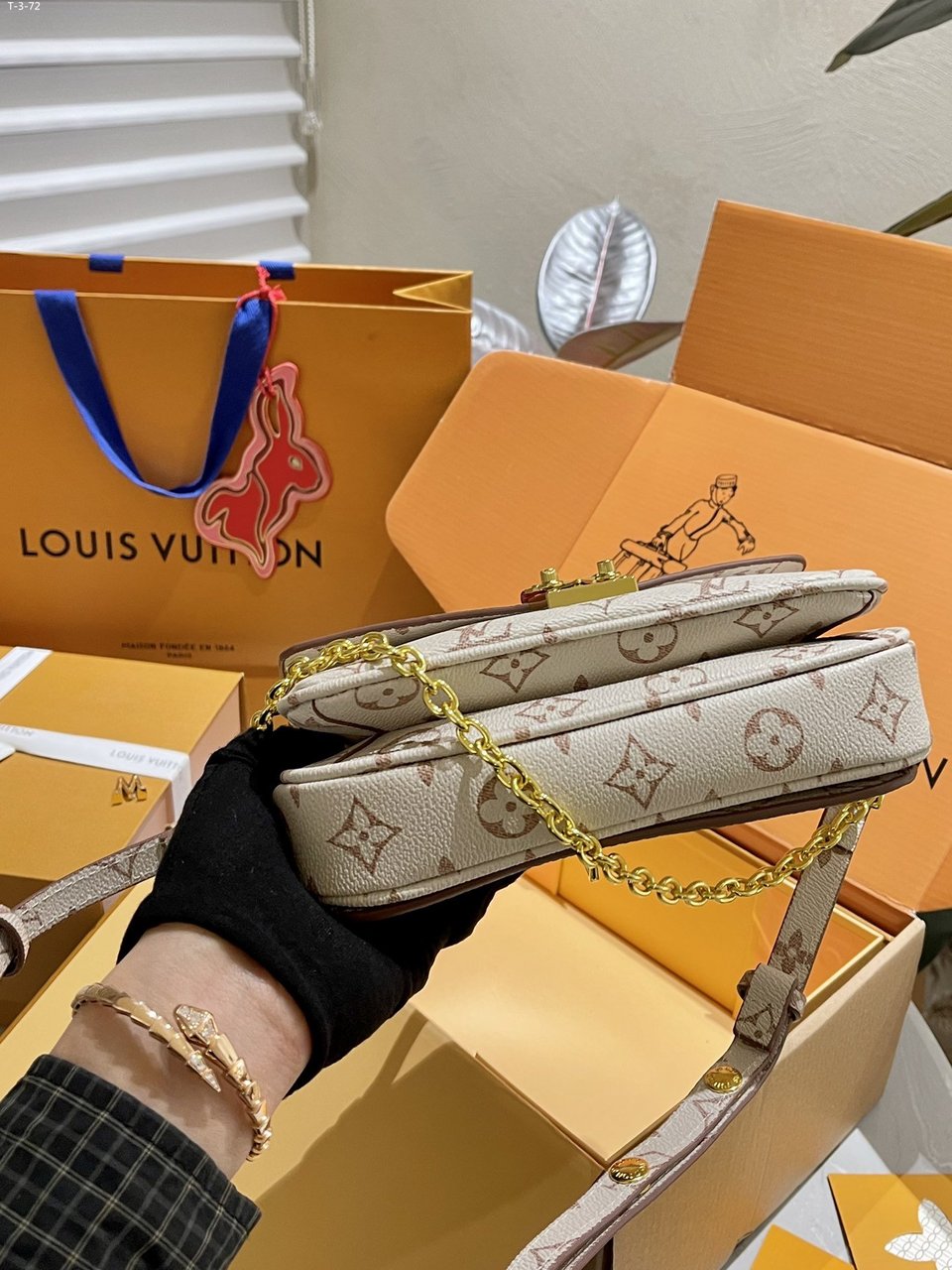 Louis Vuitton Pochette M Tis East West Monogram Canvas 21Cm M46914 view 10