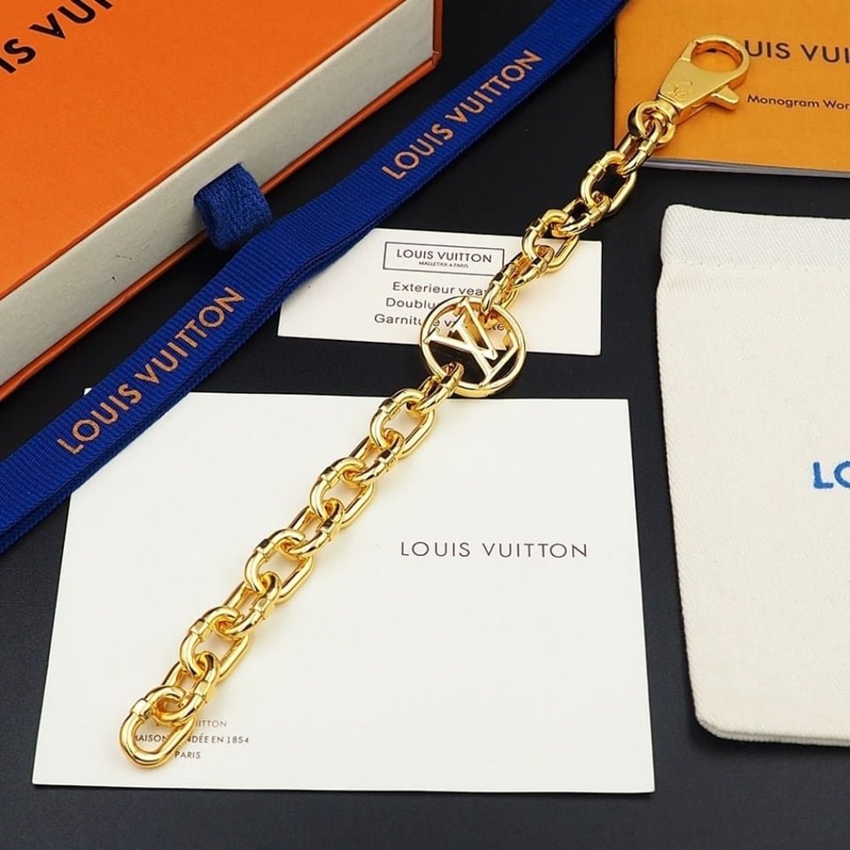 Louis Vuitton Chain Bracelet Gold view 6