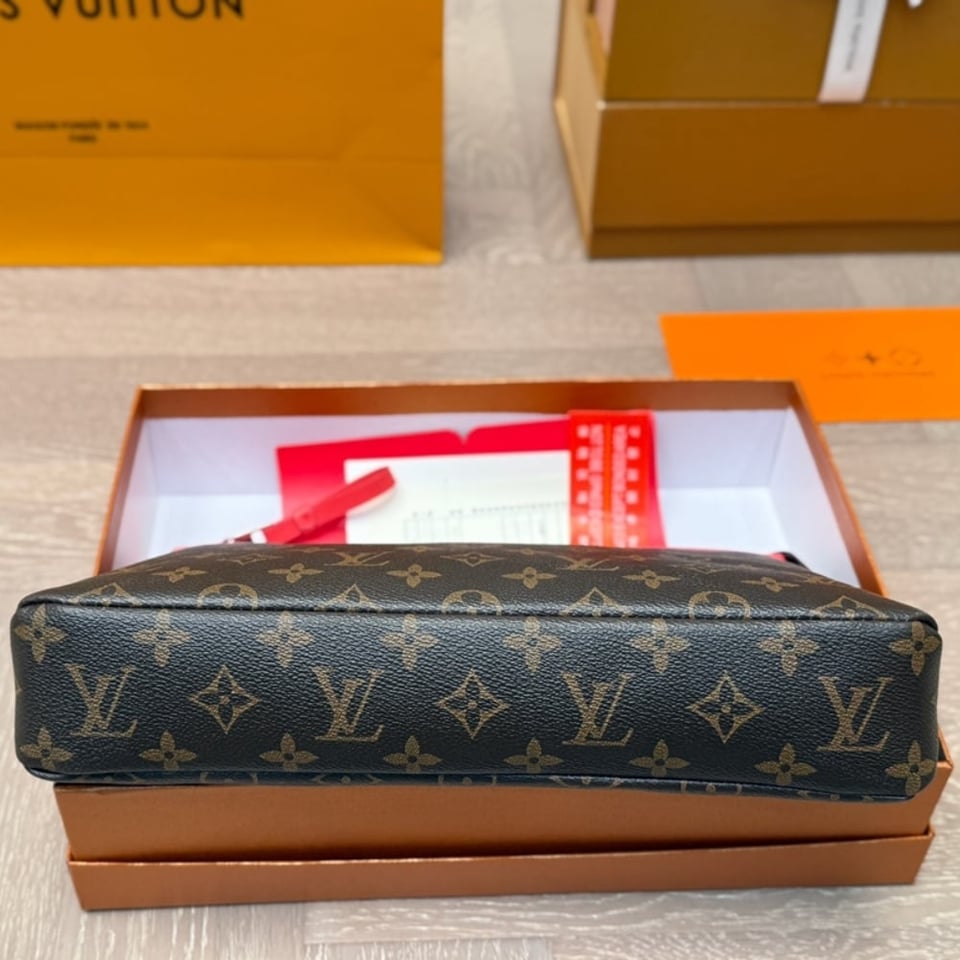 Louis Vuitton Pochette Voyage Souple Bag Pink 29Cm M13356 view 8