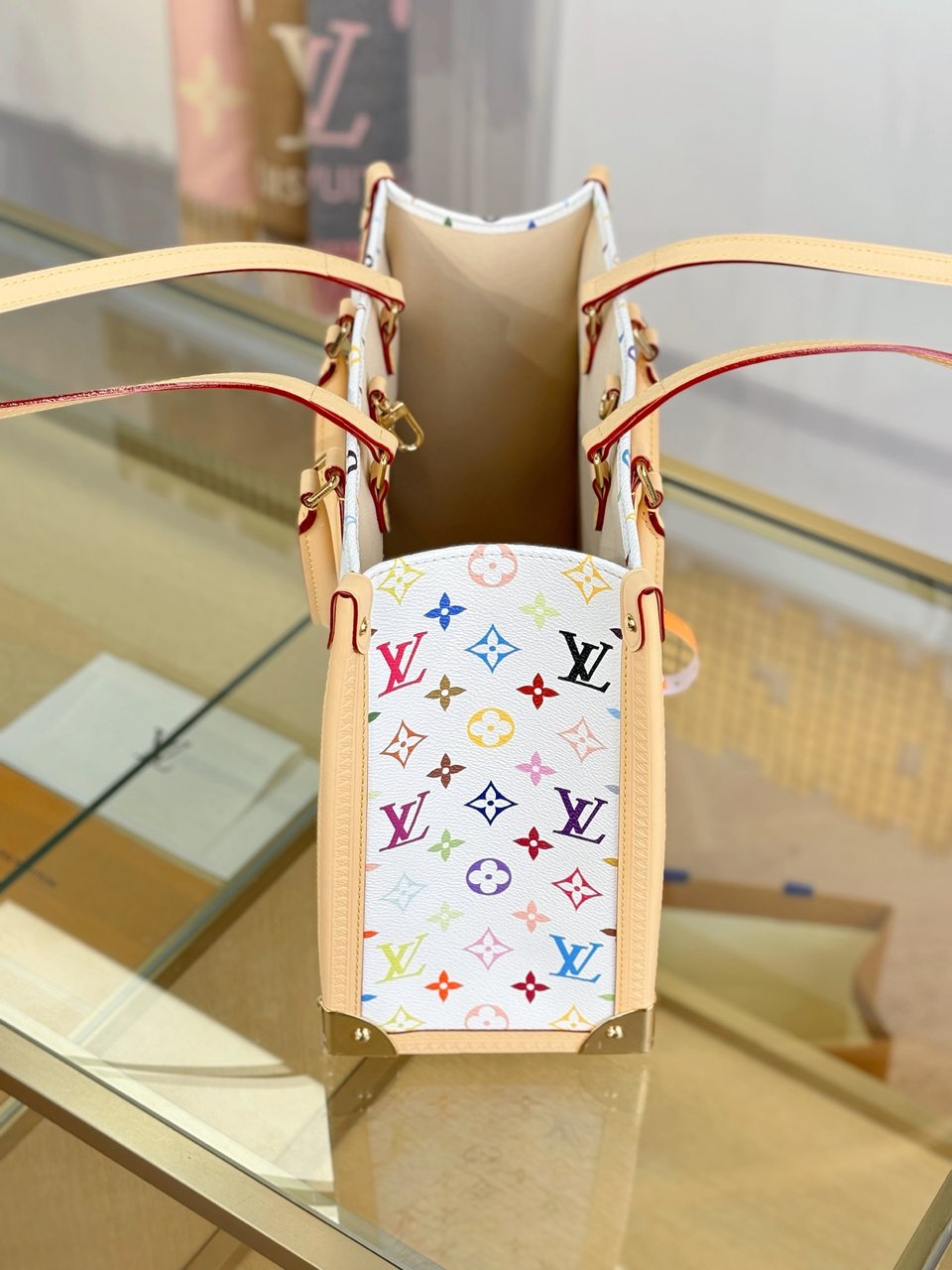 Louis Vuitton x Takashi Murakami LV x TM OnTheGo MM Multicolored Bag M13079 35cm/ 13.8in view 7
