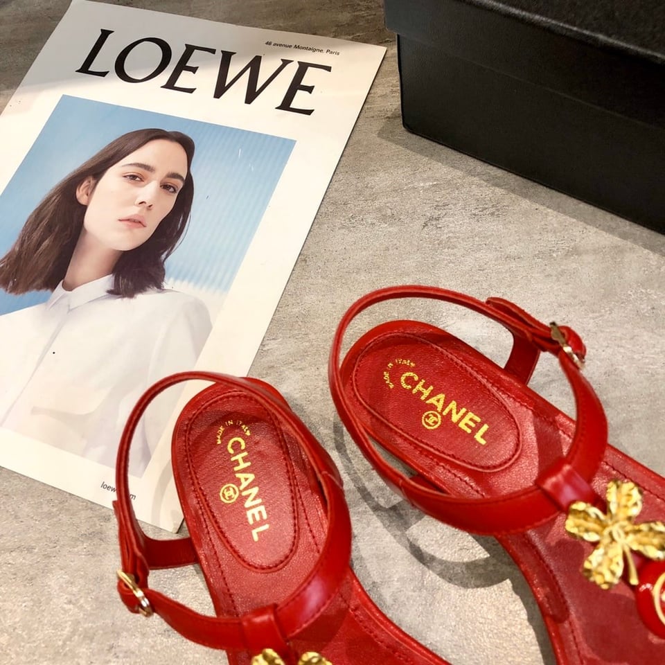 Chanel Camellia Thongs Sandals With Gold Leaf Clover Wine Red view 9