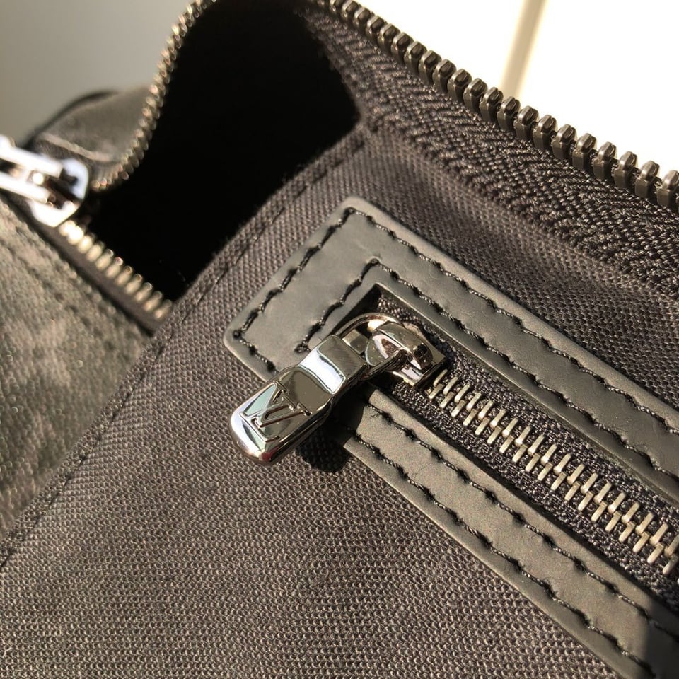 Louis Vuitton Keepall Bandouli Re 55 Monogram Eclipse 55cm M40605 view 11
