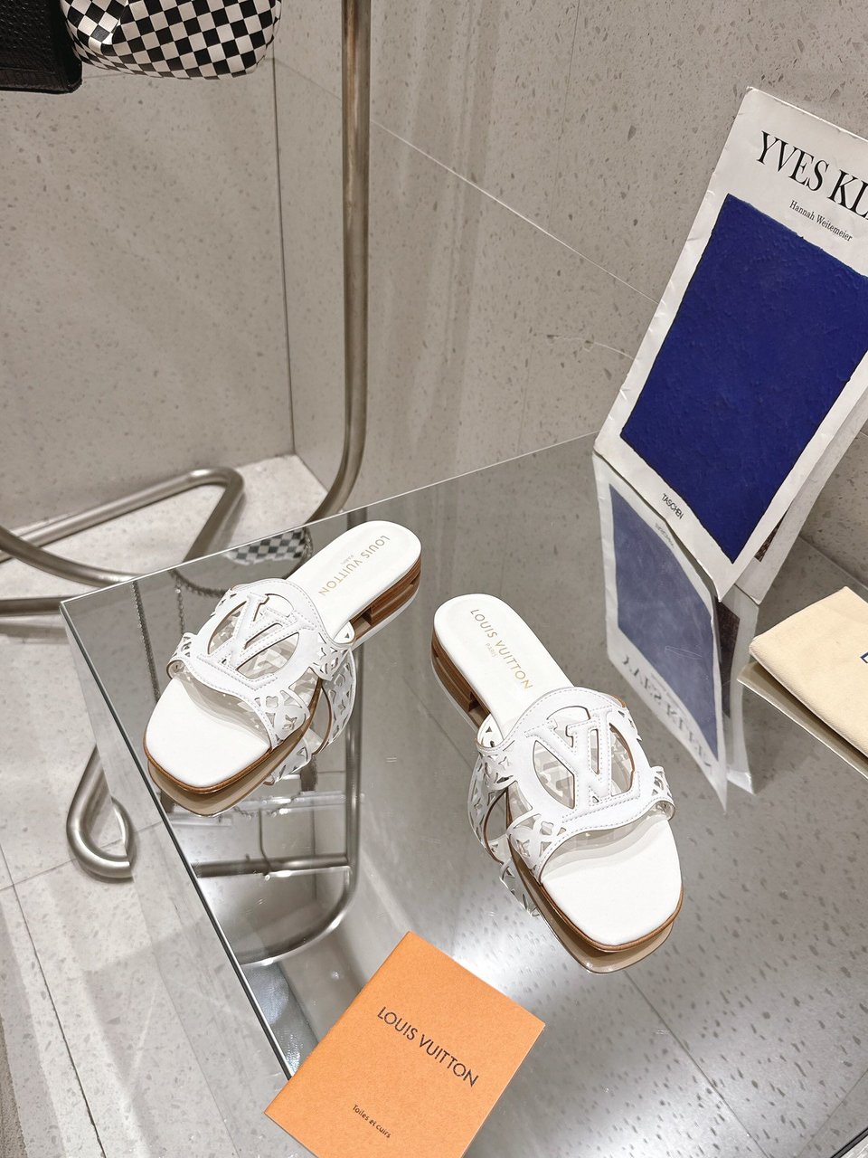 Louis Vuitton LV Isola Flat Mule White 1AGYPA view 10