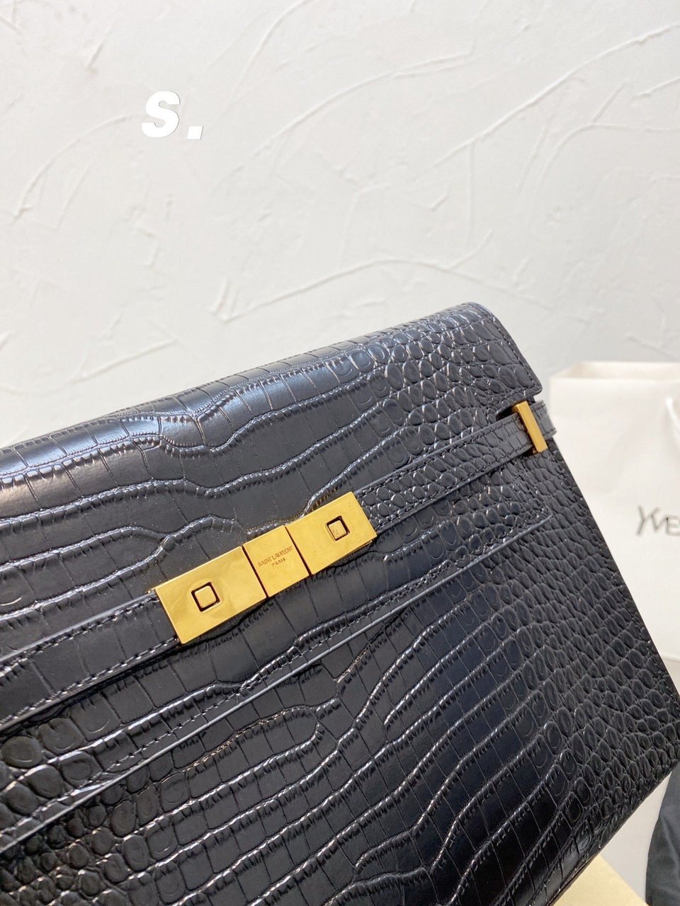 Saint Laurent Manhattan Shoulder Bag In Crocodile Embossed Shiny Black Gold 24Cm view 10