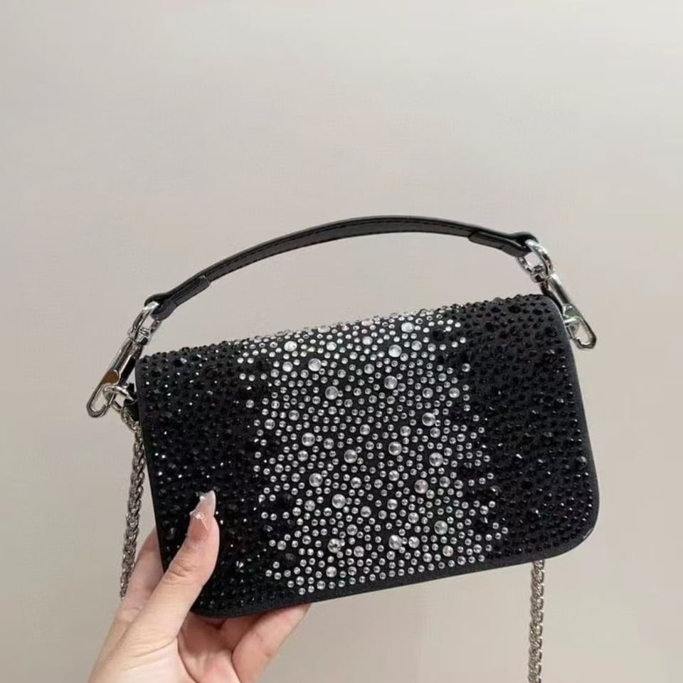 Valentino Loco Small Vlogo Shoulder Bag Black 20Cm view 3