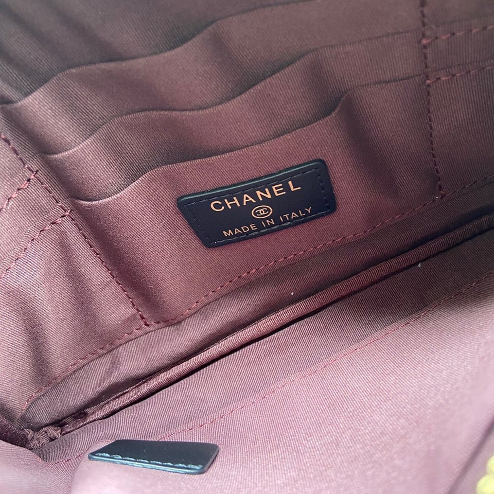 Chanel Zipped Wallet 20Cm Black Quilted Calfskin Gold Hardware view 5