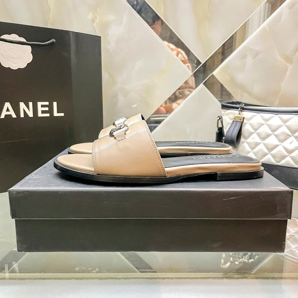 Chanel Slippers With Cc Silver Hardware Beige view 3
