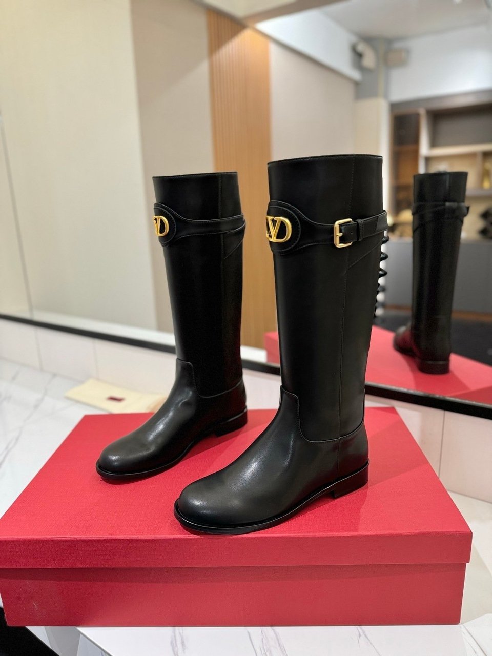 Valentino Garavani VLogo Signature Calfskin Knee Boots Black – Heel 30mm view 4