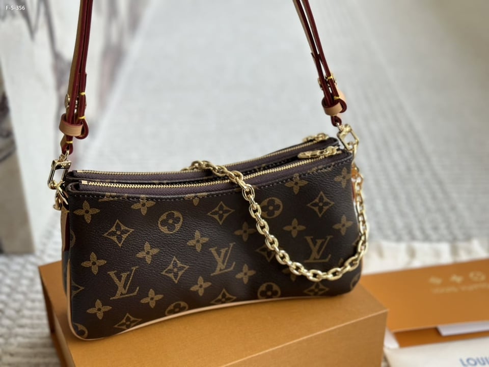 Louis Vuitton Liv Pochette Monogram Coated Canvas 20Cm M83008 view 5