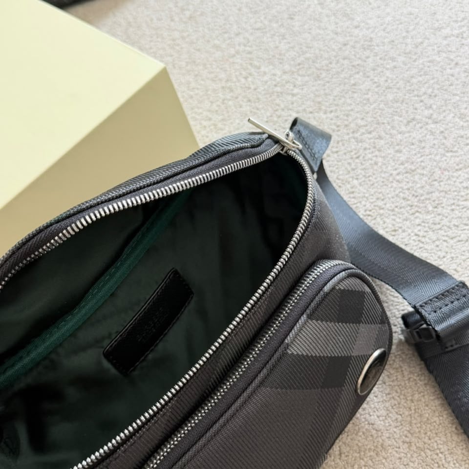 Burberry Gray ML Heritage Bag view 11