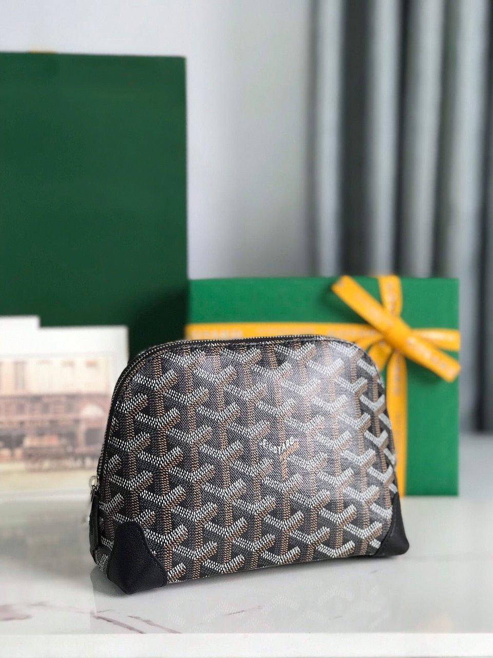 Goyard Vendôme Cosmetic Pouch 17 Cm Black Goyardine Canvas And Calfskin Trim view 10