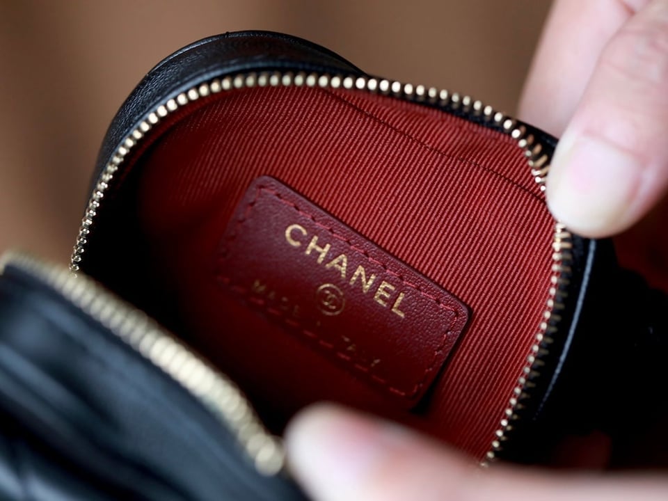 Chanel Heart Coin Purse 8.5 Black Calfskin view 5