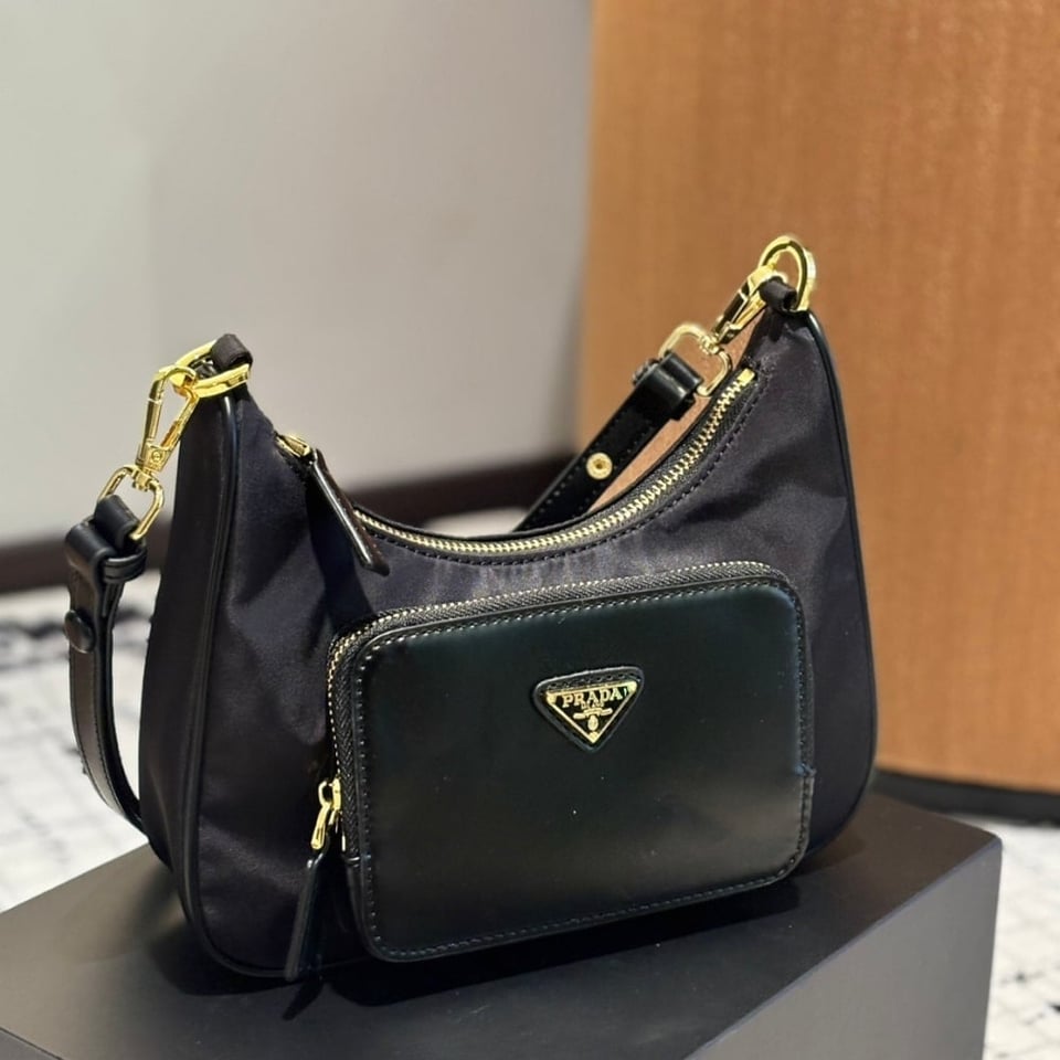 Prada Leather Pocket Re Nylon Shoulder Bag Black 22Cm view 3