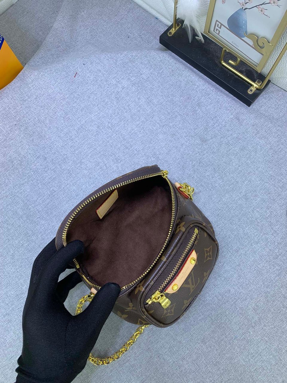 Louis Vuitton Mini Bumbag Bag Monogram Canvas 17Cm M82335 view 3