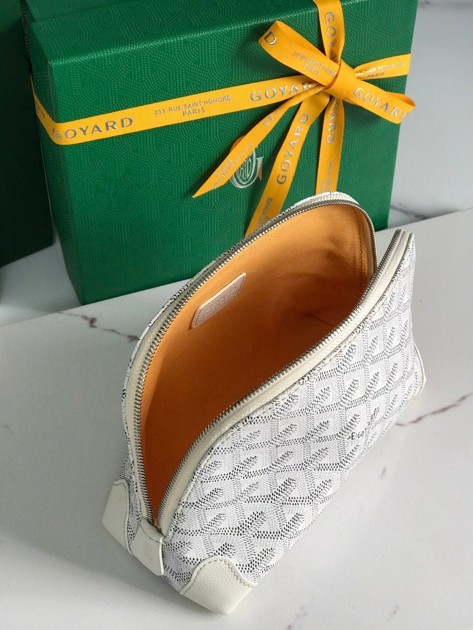 Goyard Vendôme Cosmetic Pouch 17cm White Goyardine Canvas And Calfskin Trim view 8