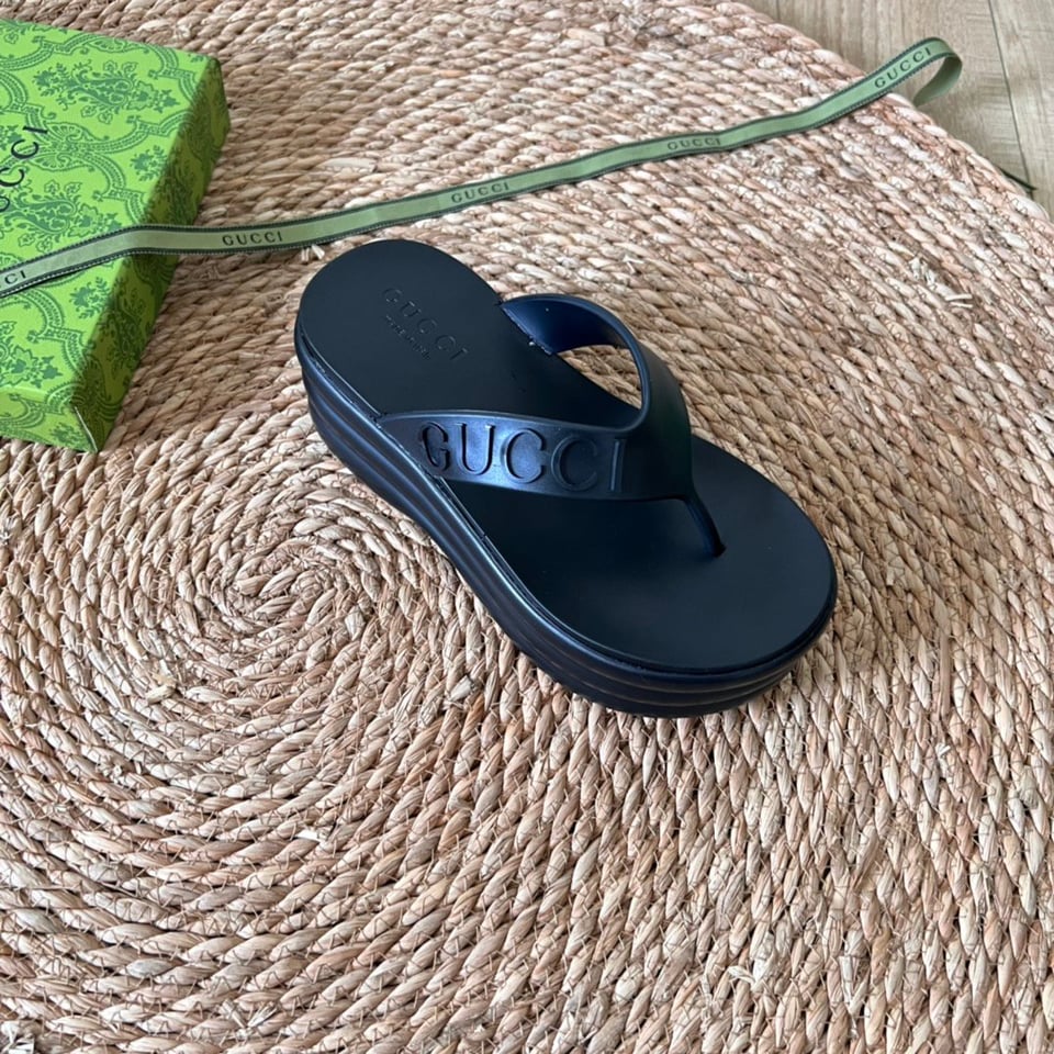 Gucci Tarifa Rubber Platform Flip Flops Black view 8