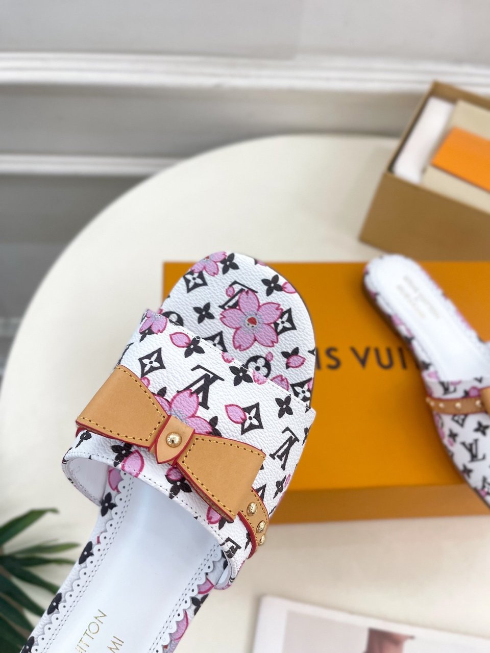 Louis Vuitton x Takashi Murakami Cherry Blossom Mule White view 6