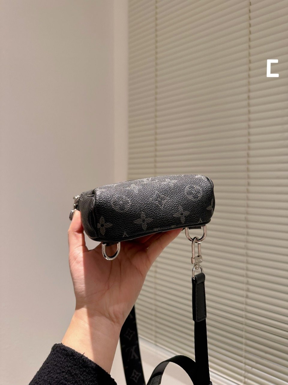 Louis Vuitton Outdoor Slingbag 20Cm Black M30741 view 8