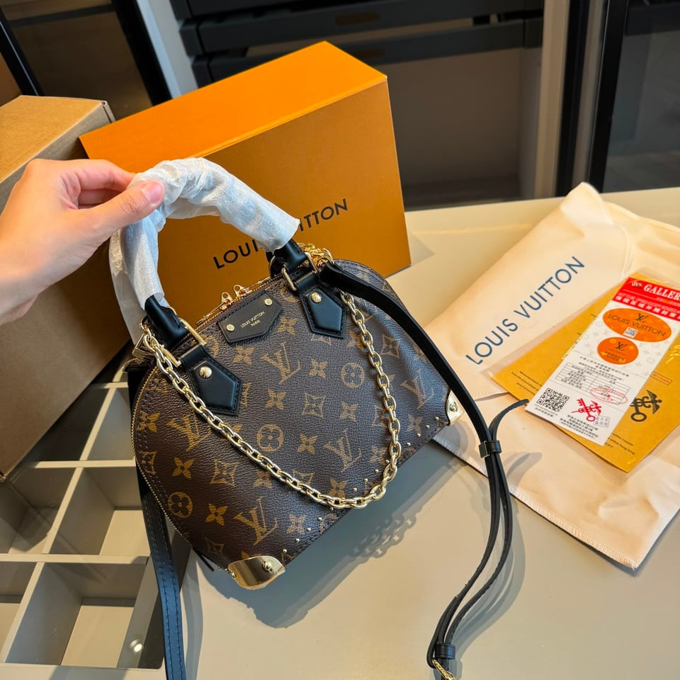 Louis Vuitton Alma Trunk BB Bag Monogram Canvas 22cm M26084 view 9