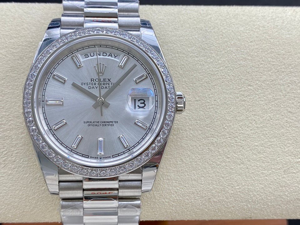 [Super Clone] Rolex Day-Date 40mm Silver Dial 118346 view 3