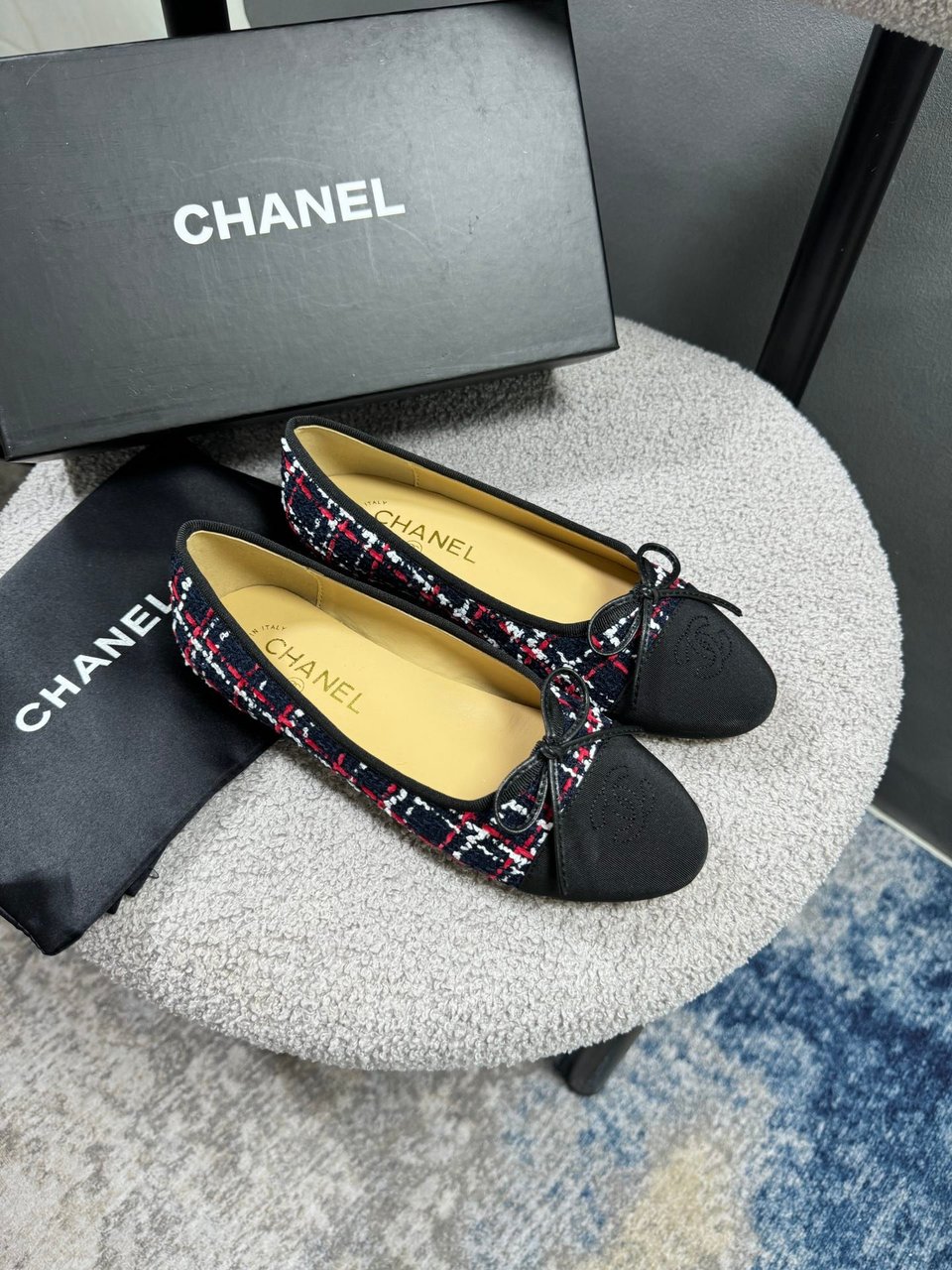 Chanel Ballerina Flat Shoes Tweed In Black view 4