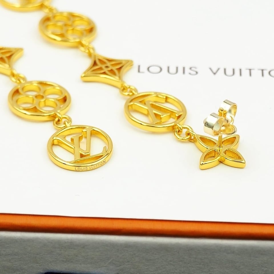 Louis Vuitton Lv Lace Earrings Gold M01072 view 3