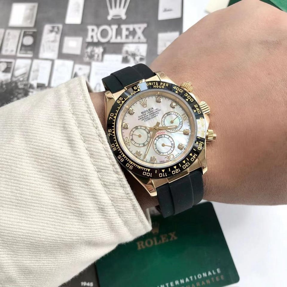 Rolex Cosmograph Daytona Yellow Gold 116518LN-0041 view 6