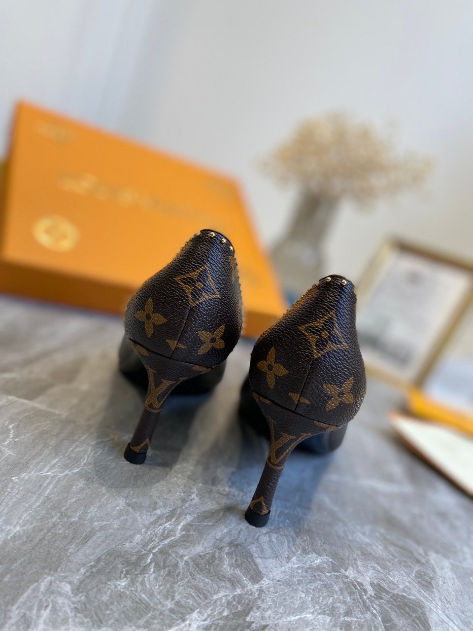 Louis Vuitton Cherie Pump 1A8N7F view 3