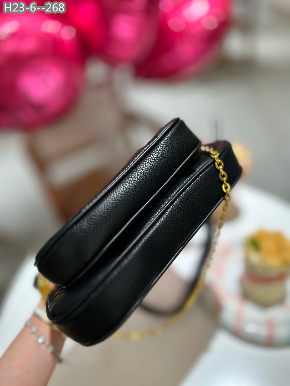 Louis Vuitton Multi Pochette Accessoires Black 23Cm view 4