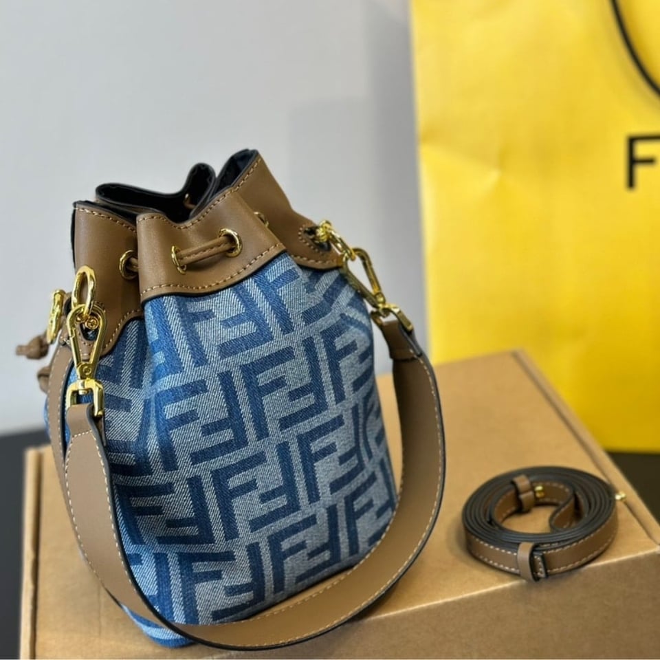 Fendi Mon Tresor Light Blue Ff Denim 12Cm view 6