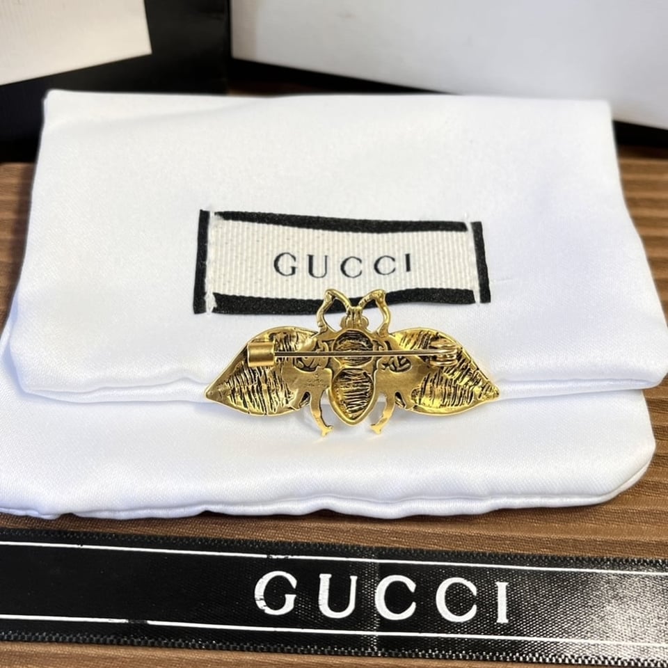 Gucci Gg Small Bee Brooch Gold view 2