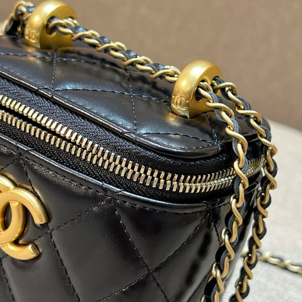 Chanel Small Vanity With Chain Black 12Cm/ 4.7in view 10