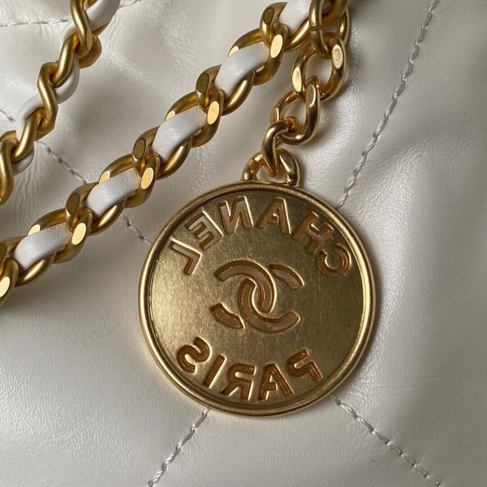 Chanel 22 Mini Bag in Shiny Calfskin view 7