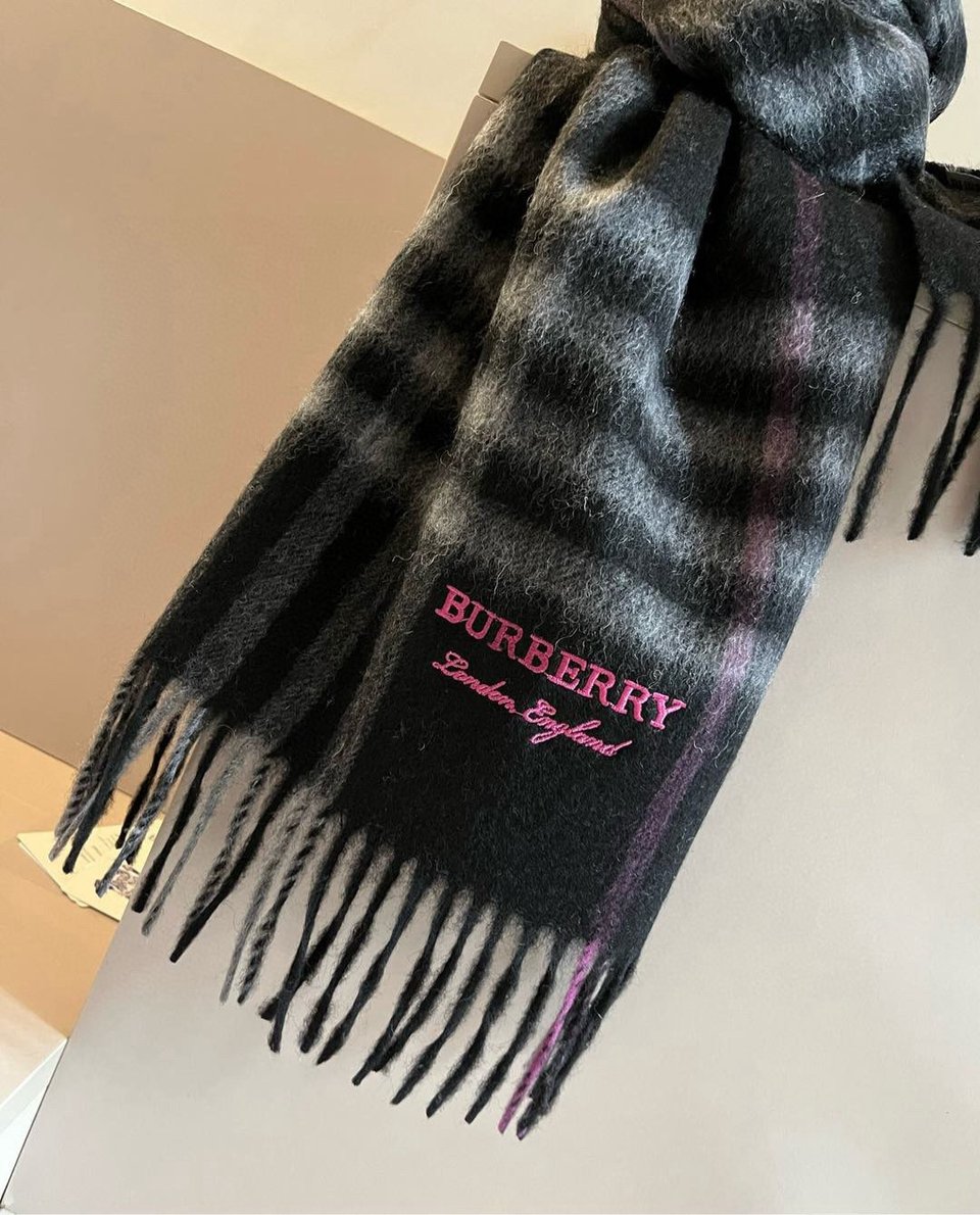 Burberry Cashmere Scarf Chain Black-White For Women 180cm view 5