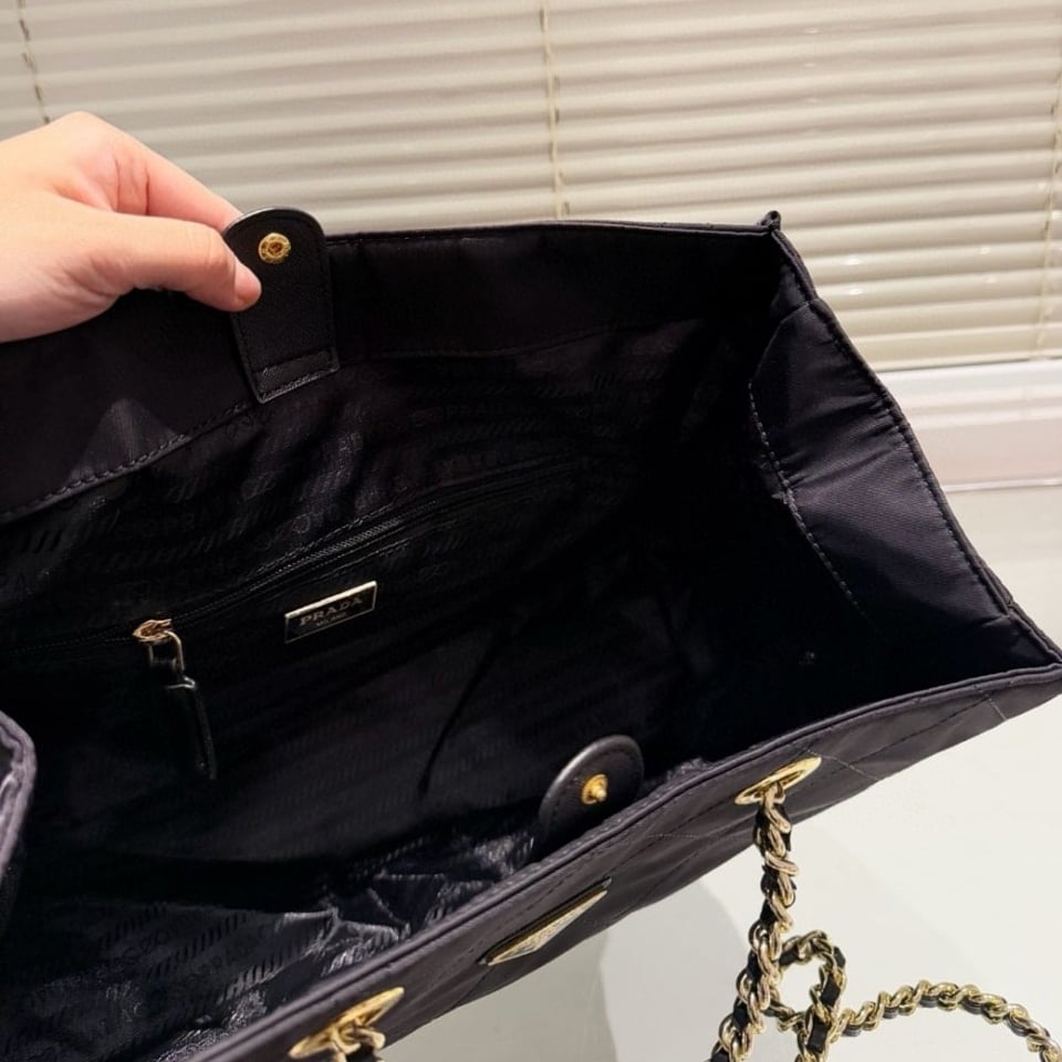 Prada Re Edition 1995 Re Nylon Tote Bag Black 42Cm view 6