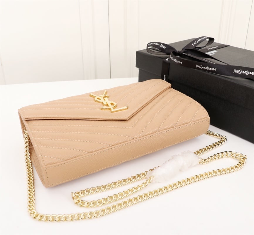 Saint Laurent Cassandre Matelasse Chain Wallet In Grain De Poudre Embossed Beige 22Cm view 3