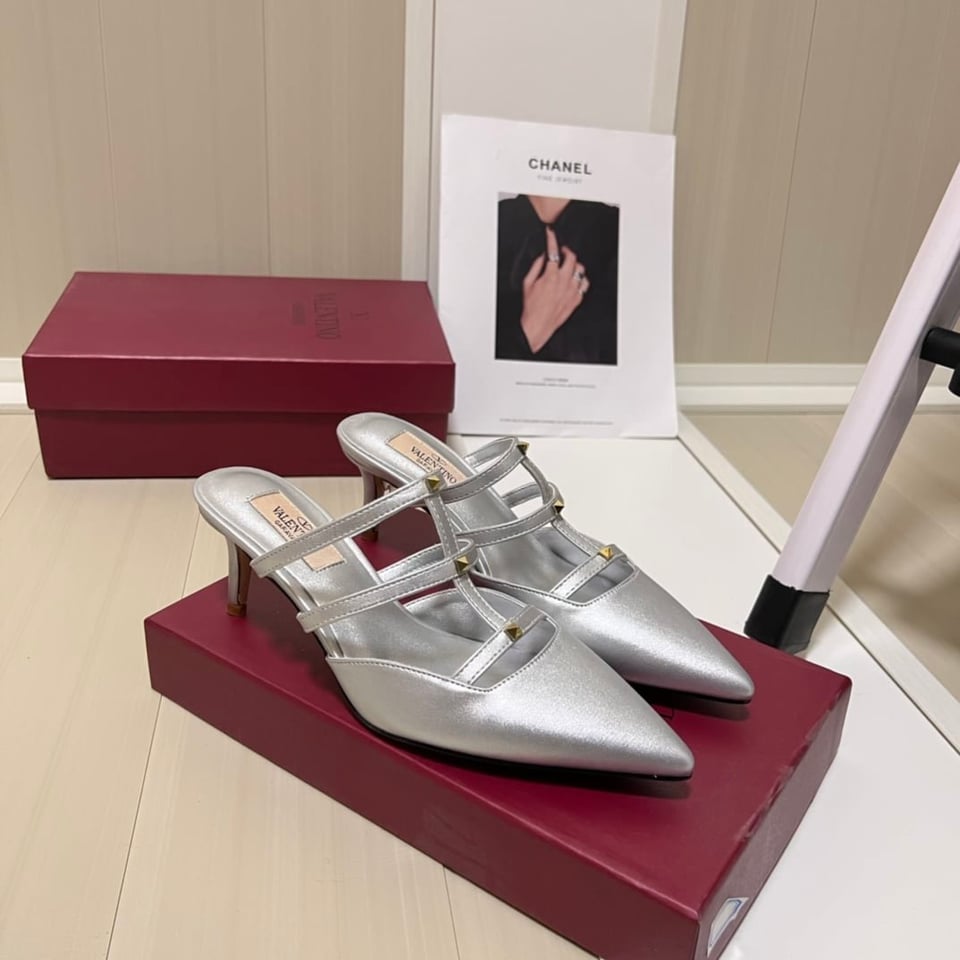 Valentino Garavani Rockstud Wispy Mule In Calfskin Silver view 4
