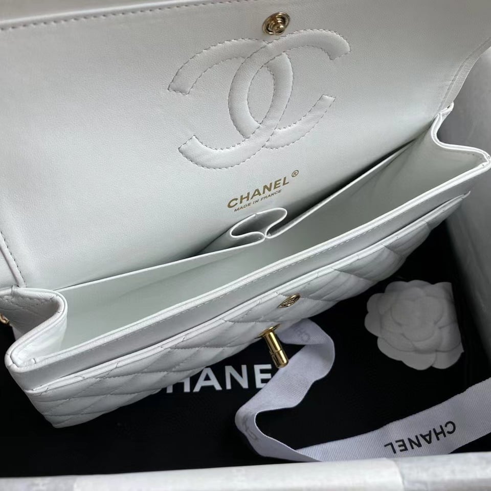 Chanel Classic Medium Handbag White 25Cm A01112 view 11