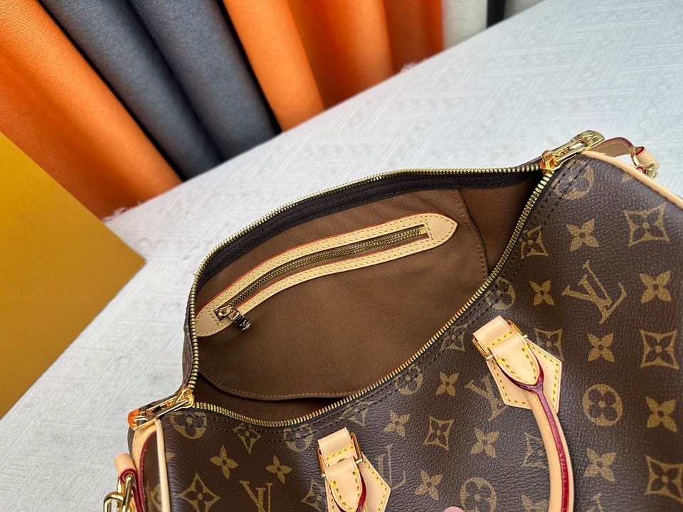 Louis Vuitton Speedy Bandouliere 35 Monogram Canvas 35cm view 6