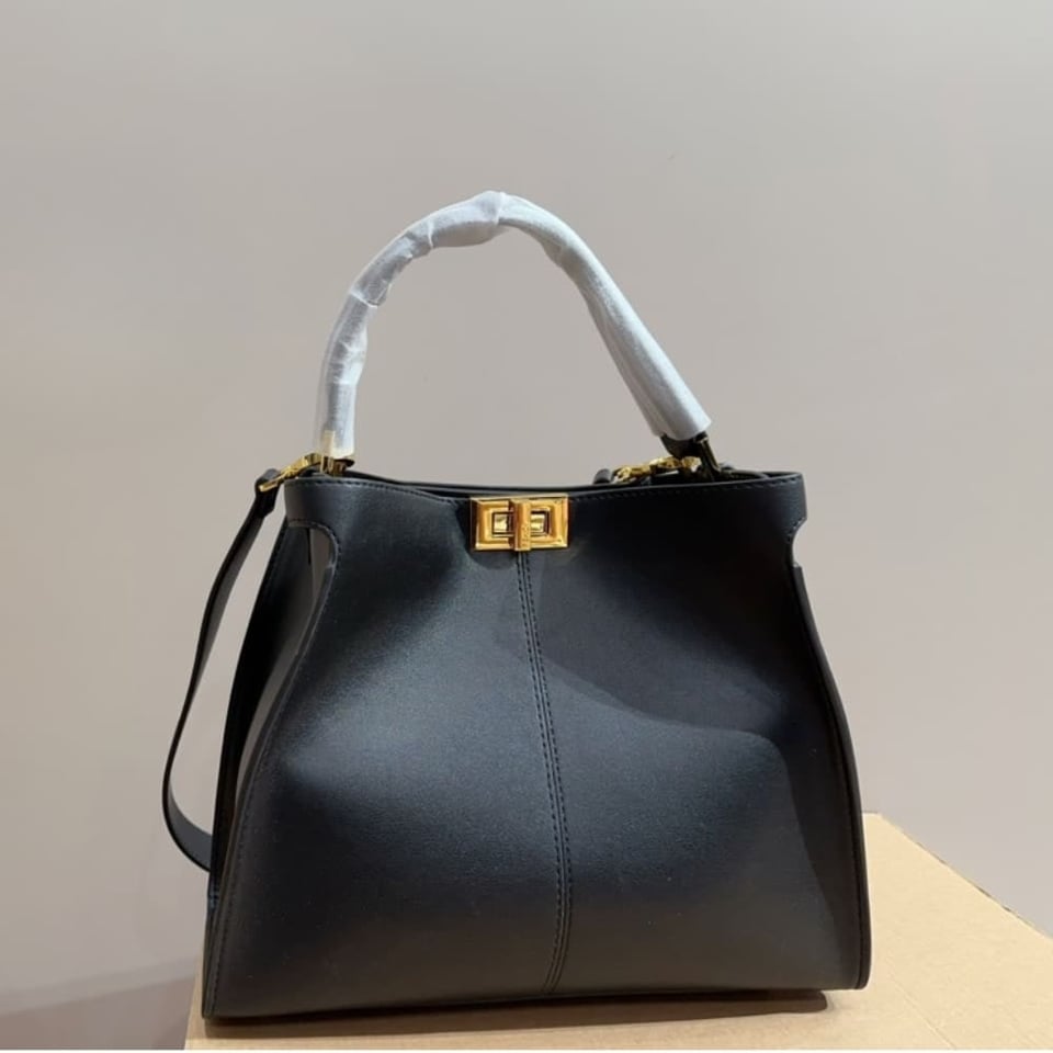Fendi Peekaboo X Lite Medium Black 29Cm view 3