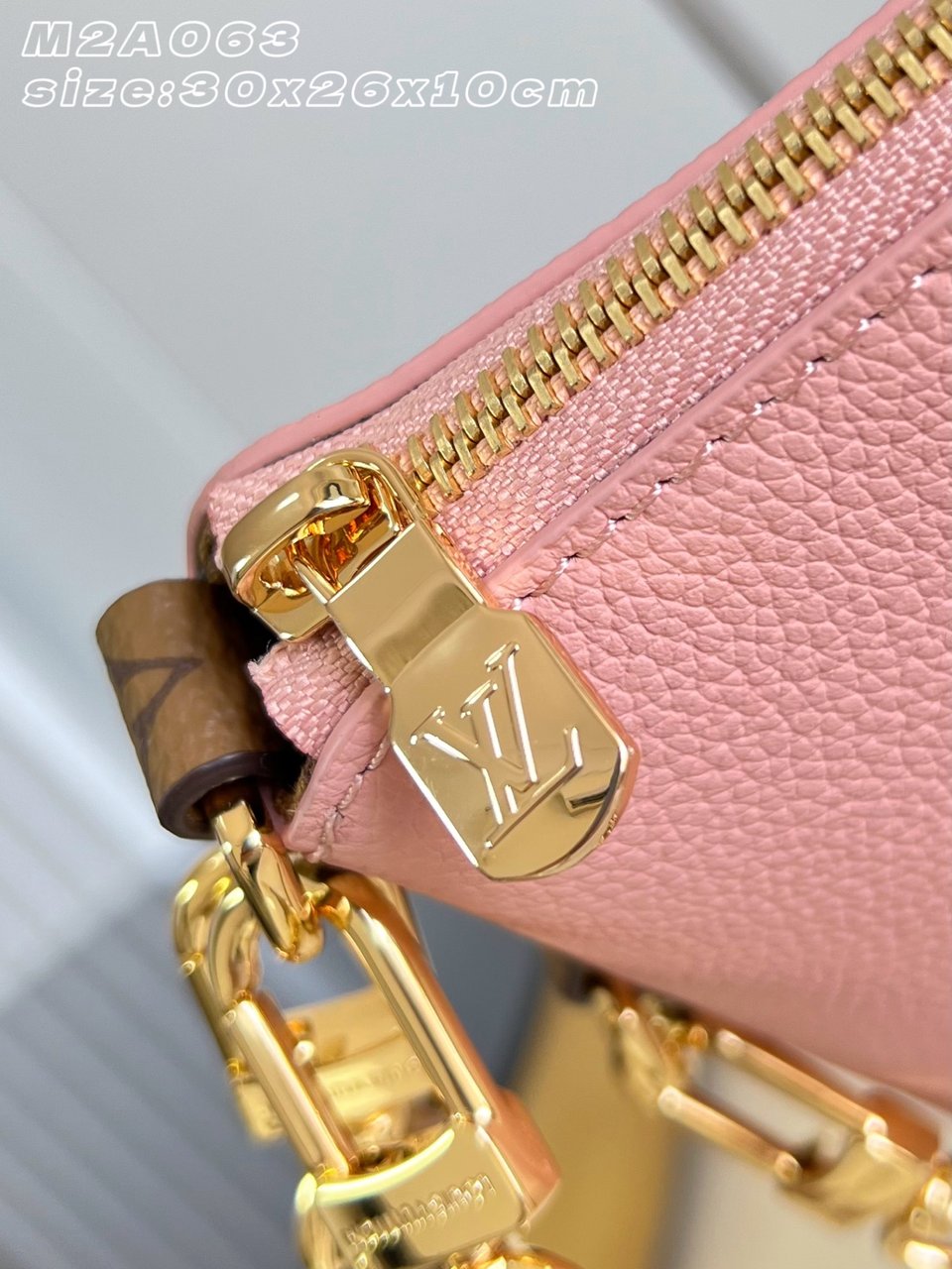 Louis Vuitton Multipass Pink Petale Calfskin 30cm M2A063 view 3