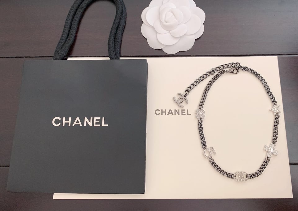 Chanel Ruthenium Crystal Chain Cc Lucky Charms Choker Silver Necklace view 2