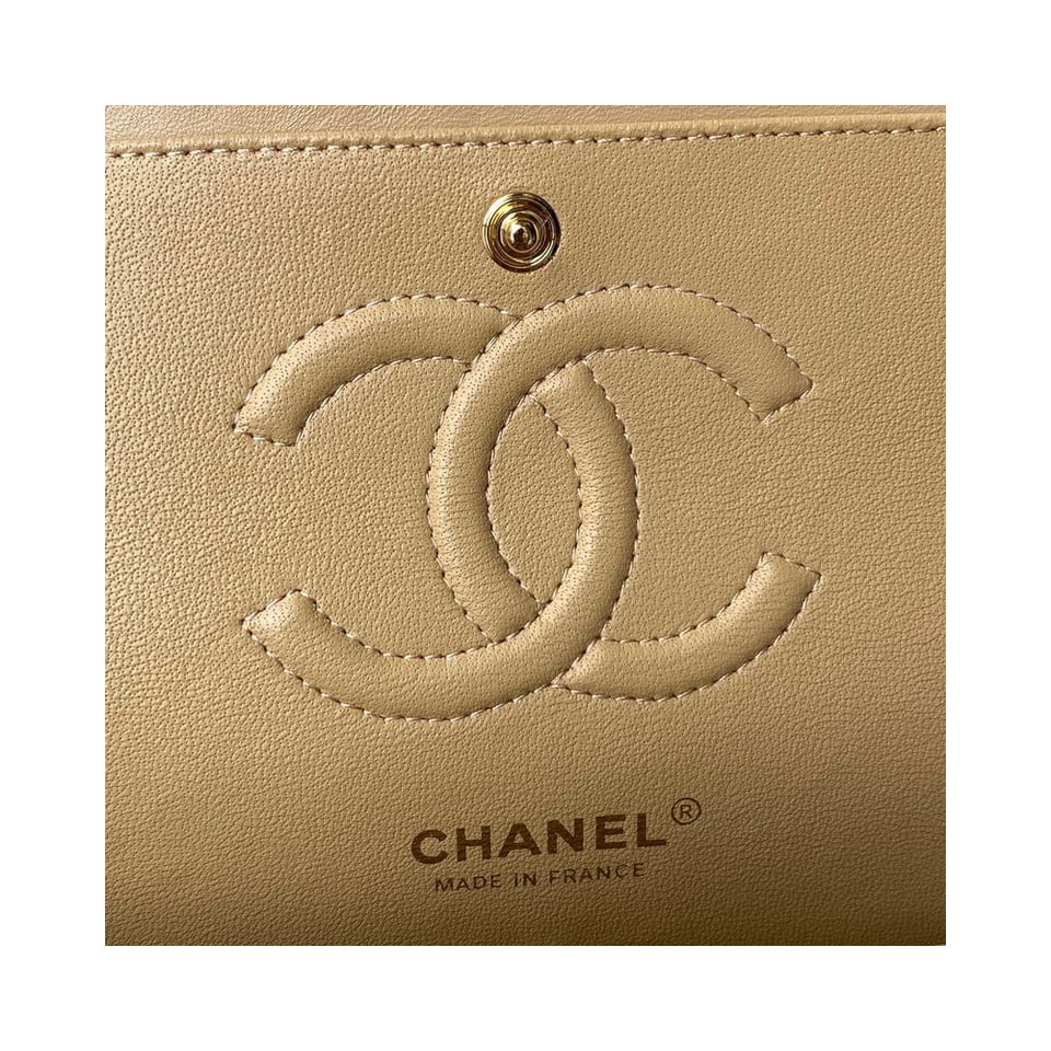 Chanel Classic Flap Bag 25 cm Beige Caviar Gold-Tone Hardware A01112 view 10