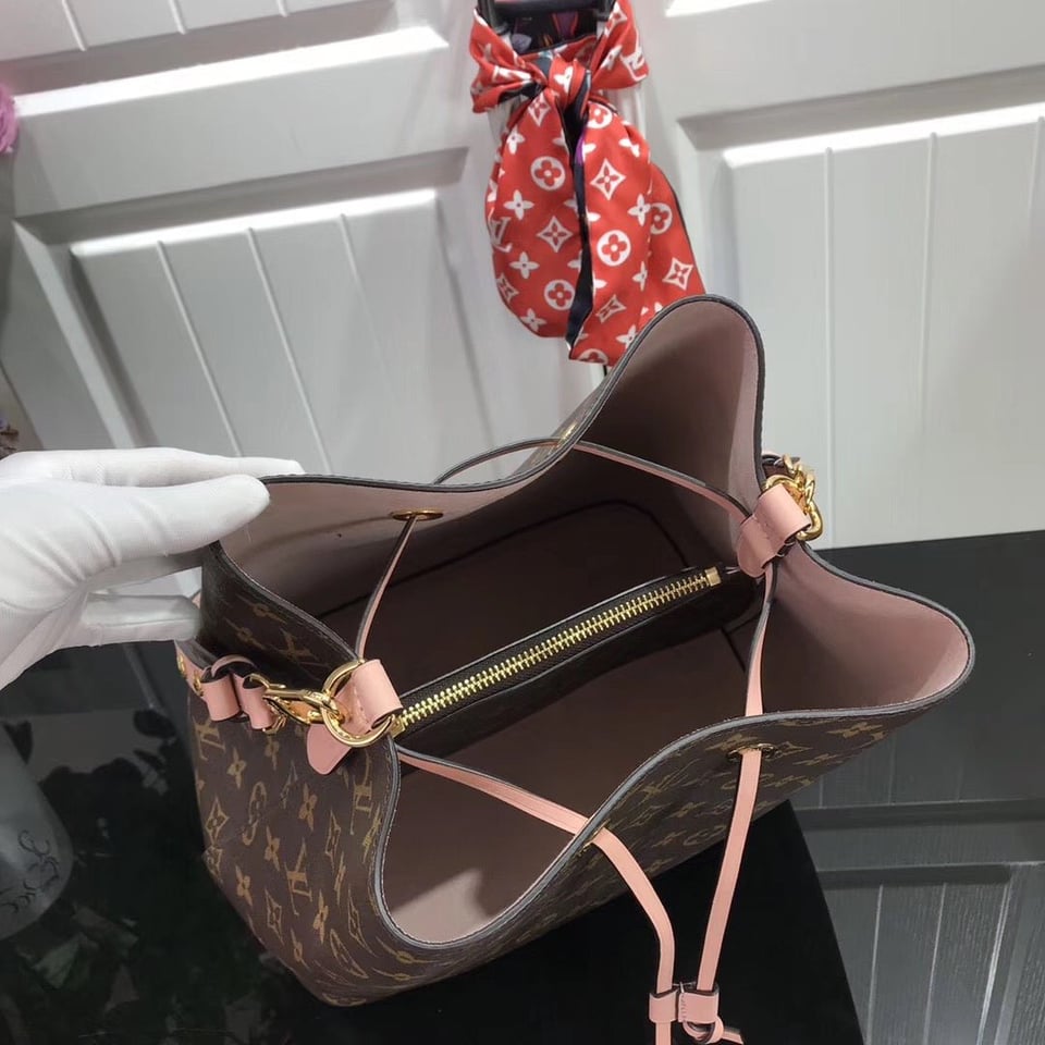 Louis Vuitton N Ono Rose Poudre Pink 26Cm view 4