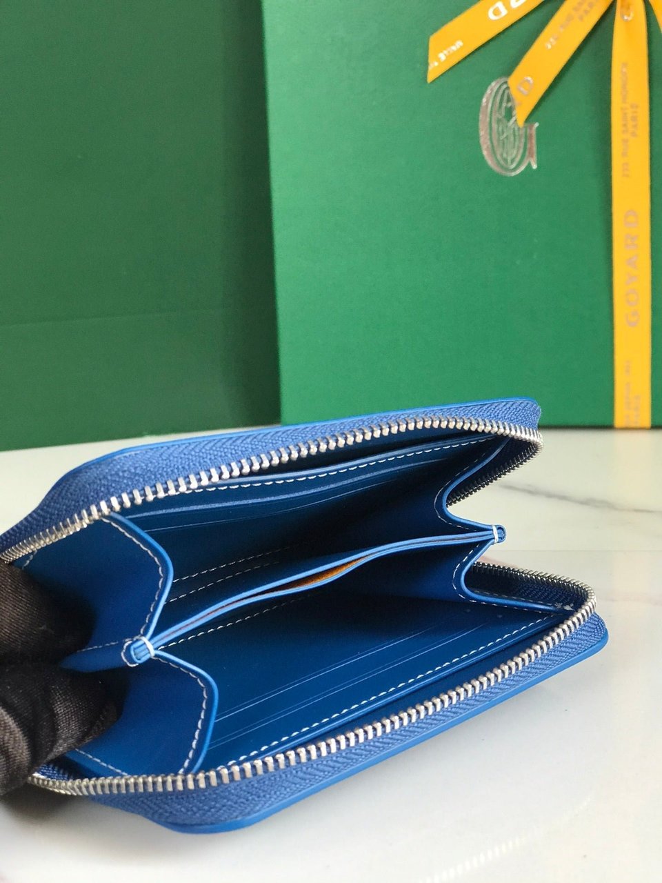 Goyard Matignon Mini Wallet 11 Cm Sapphire Blue Goyardine Canvas And Calfskin view 3
